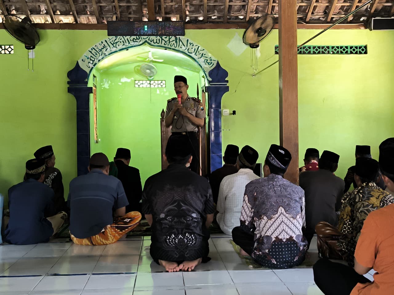 Dukung Program Unggulan Kapolri,, Polsek Margomulyo Gelar Jumat Keliling.